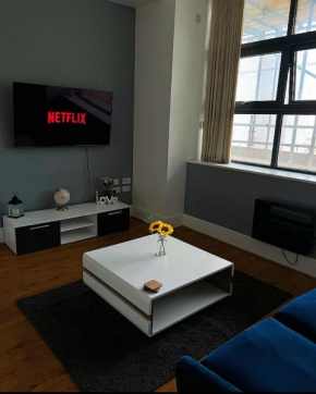 CITY CENTRE ONE BED APT W/FREE WIFI/NETFLIX